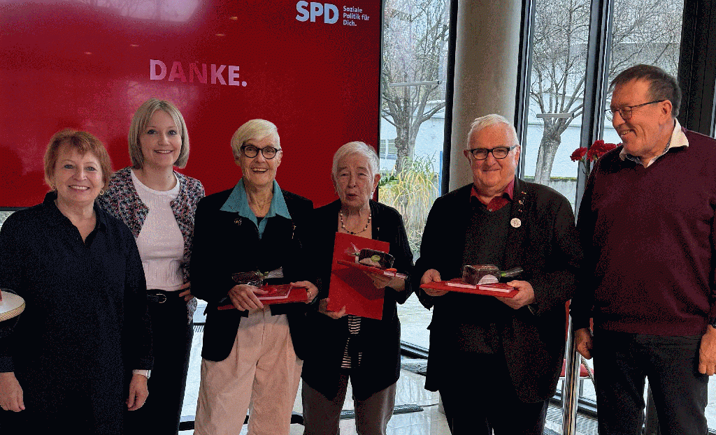 v.l. Ingrid Held , Sabrina Hartmann, Tina Stroheker, Anni Dießenbacher, Peter Ritz